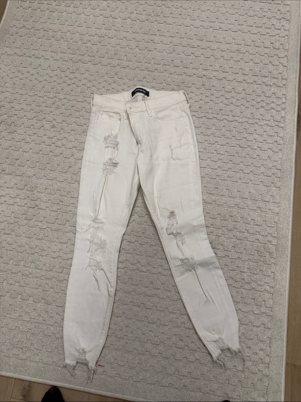 Express White Distressed Women’s Jeggings